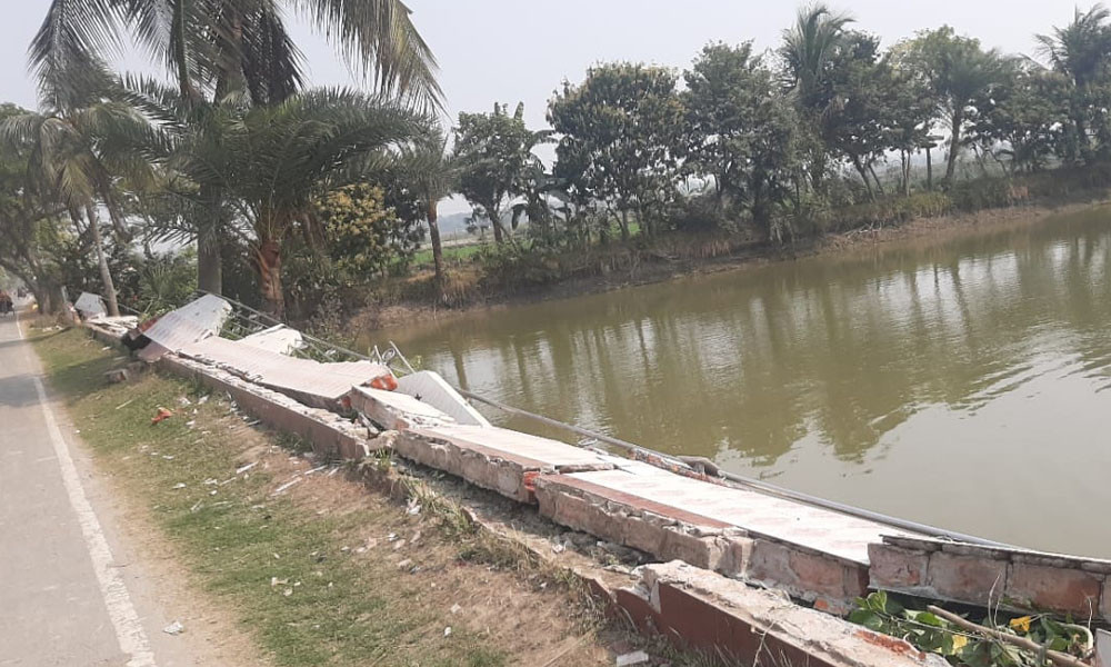 সাতক্ষীরায় আ.লীগ নেতার বাগানবাড়িতে ভাঙচুর, অজ্ঞাত ৬০–৭০ জনের বিরুদ্ধে অভিযোগ