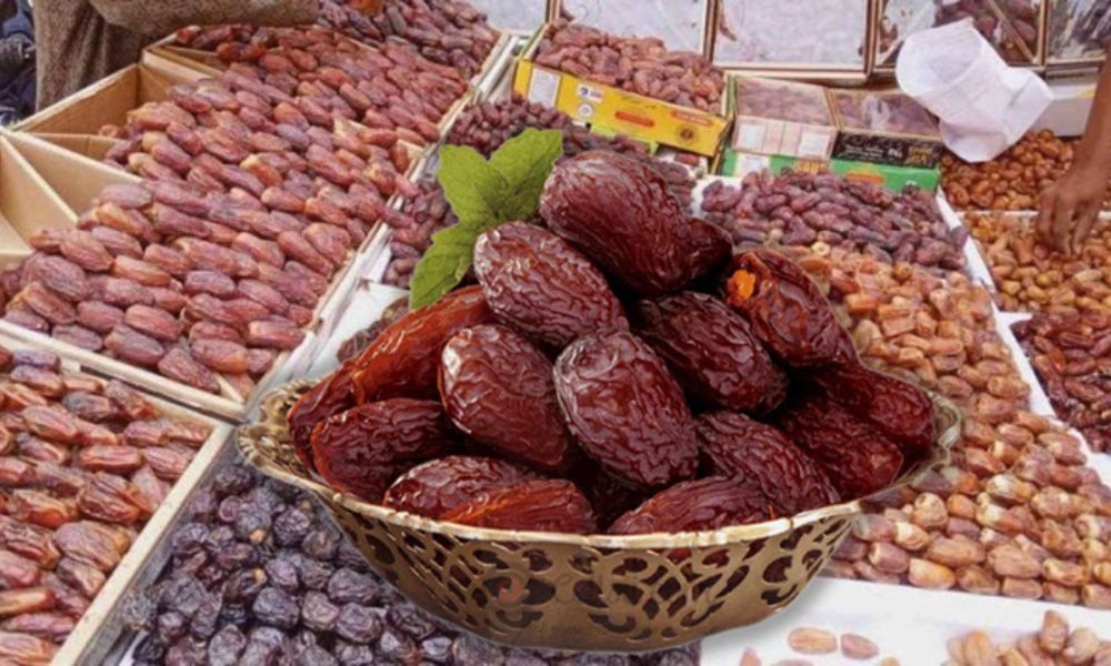 সাতকানিয়ায় এক হাজার টন খেজুর মজুদ, হিমাগার ম্যানেজারকে জরিমানা
