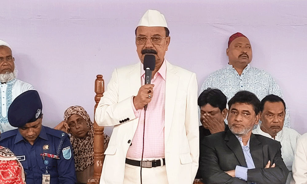প্রশাসনে পেশাদারিত্ব বজায় রাখার আহ্বান গয়েশ্বরের, ‘খুশি করতে গিয়ে আইনের বাইরে নয়’