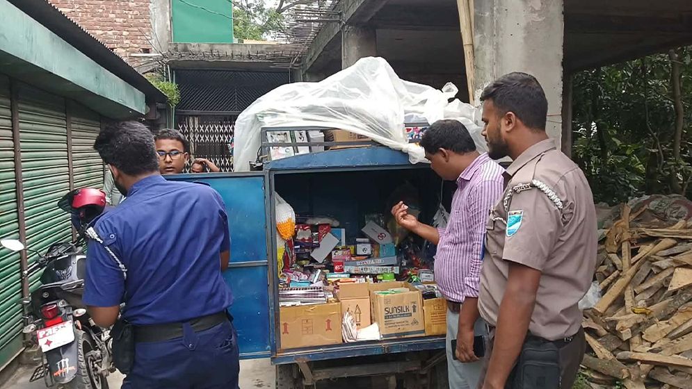 টাঙ্গাইলে ভোক্তা অধিকার অধিদপ্তরের অভিযান, ১ লাখ ৬০ হাজার টাকা জরিমানা ও প্রতিষ্ঠান সিলগালা