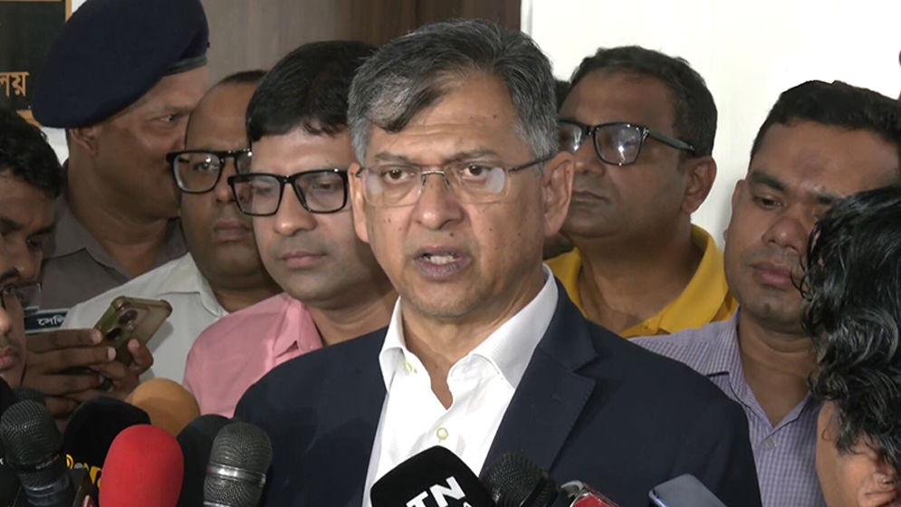 দুবাইয়ে বেনজীরের জামিন বাতিলে ল’ ফার্ম নিয়োগ দিয়েছে সরকার: স্বরাষ্ট্রমন্ত্রী