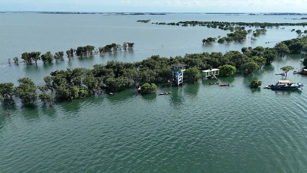 টাঙ্গুয়ার হাওর ভ্রমণে নিষেধাজ্ঞা নেই, ইসিএ এলাকায় ইঞ্জিনচালিত নৌযান সীমিত: জেলা প্রশাসক