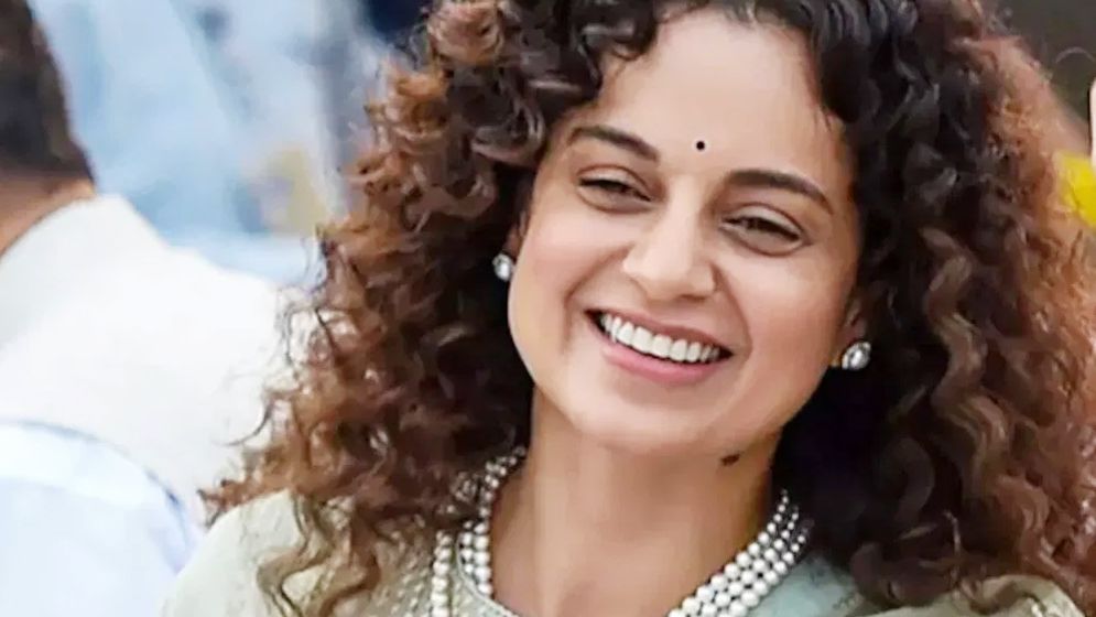 ইঙ্গিতপূর্ণ মন্তব্যে ফের বিতর্কে কঙ্গনা, নেটিজেনদের নজর সোনাক্ষীর দিকে