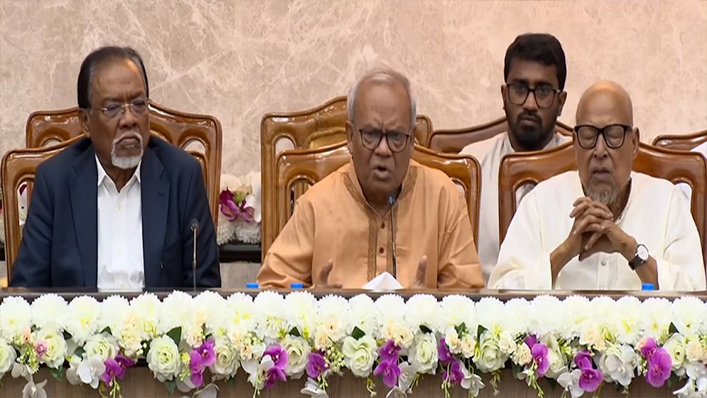 প্রতিশ্রুতি বাস্তবায়নে প্রধানমন্ত্রীর কোনো কমতি নেই: রিজভী