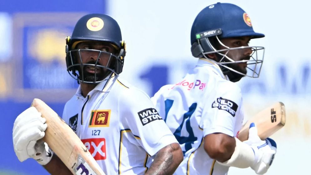 গলে শ্রীলঙ্কার লড়াই, ভারতের চেয়ে ২৪৭ রানে পিছিয়ে স্বাগতিকরা
