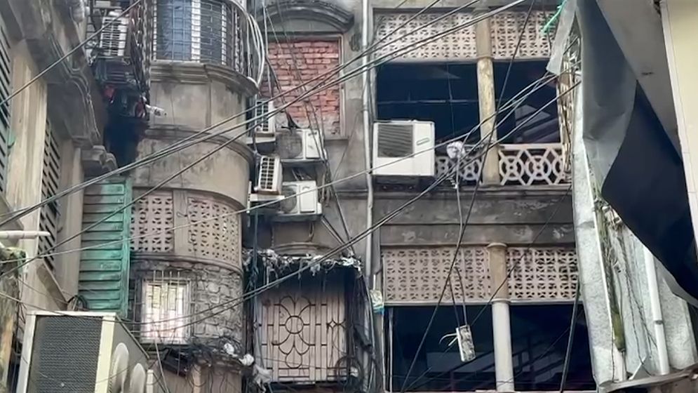 কলকাতার হোটেলে ভয়াবহ আগুন, সামনে আসছে একের পর এক অব্যবস্থাপনা