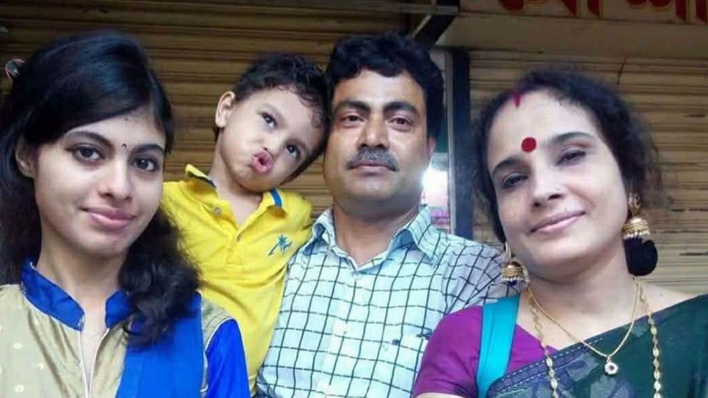 ছাদে মাদক সেবনে বাধা, অবসরপ্রাপ্ত শিক্ষককে হত্যা; পরে স্ত্রী-সন্তানও খুন