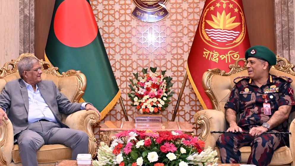 চোরাচালান, মাদকপাচার ও সীমান্ত হত্যা বন্ধে বিজিবিকে রাষ্ট্রপতির আহ্বান