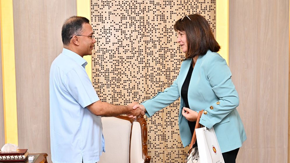 প্রধানমন্ত্রীর সঙ্গে আইপিইউ সেক্রেটারি অ্যান্ডা ফিলিপের সৌজন্য সাক্ষাৎ
