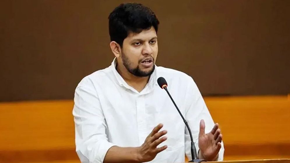 আমলাতন্ত্র ও বড় ব্যবসায়ীদের তুষ্ট করছে সরকার: মাহফুজ আলম