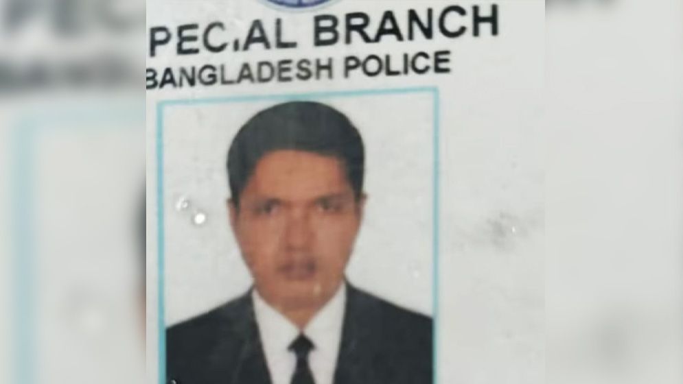 সাভারে এসবি সদস্যকে পিটিয়ে হত্যার অভিযোগ, আহত ছেলে