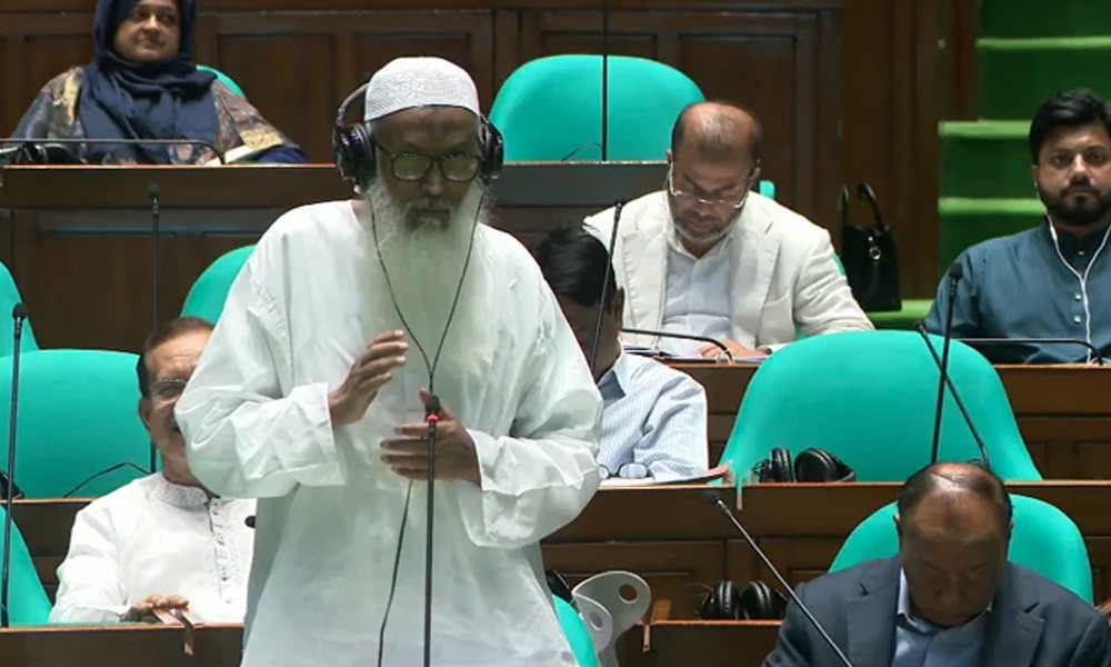 ২০২৬ সালের তুলনায় কমল ২০২৭ সালের হজ প্যাকেজের খরচ