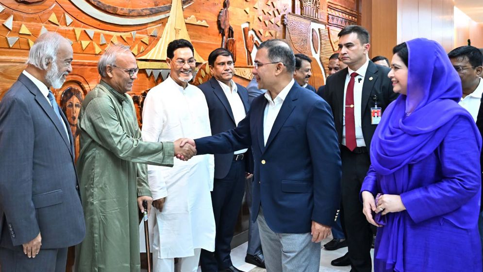 জাতিসংঘ অধিবেশনে যোগ দিতে নিউইয়র্কের পথে প্রধানমন্ত্রী