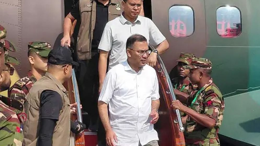 দুর্গাপূজার মণ্ডপ পরিদর্শনে সৈয়দপুরে পৌঁছেছেন প্রধানমন্ত্রী তারেক রহমান