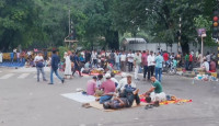 ইশরাক সমর্থকদের অবস্থান কর্মসূচি অব্যাহত, দুই উপদেষ্টার পদত্যাগের দাবিতে বিক্ষোভ
